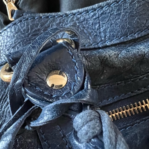 Balenciaga - Picture 5 of 12